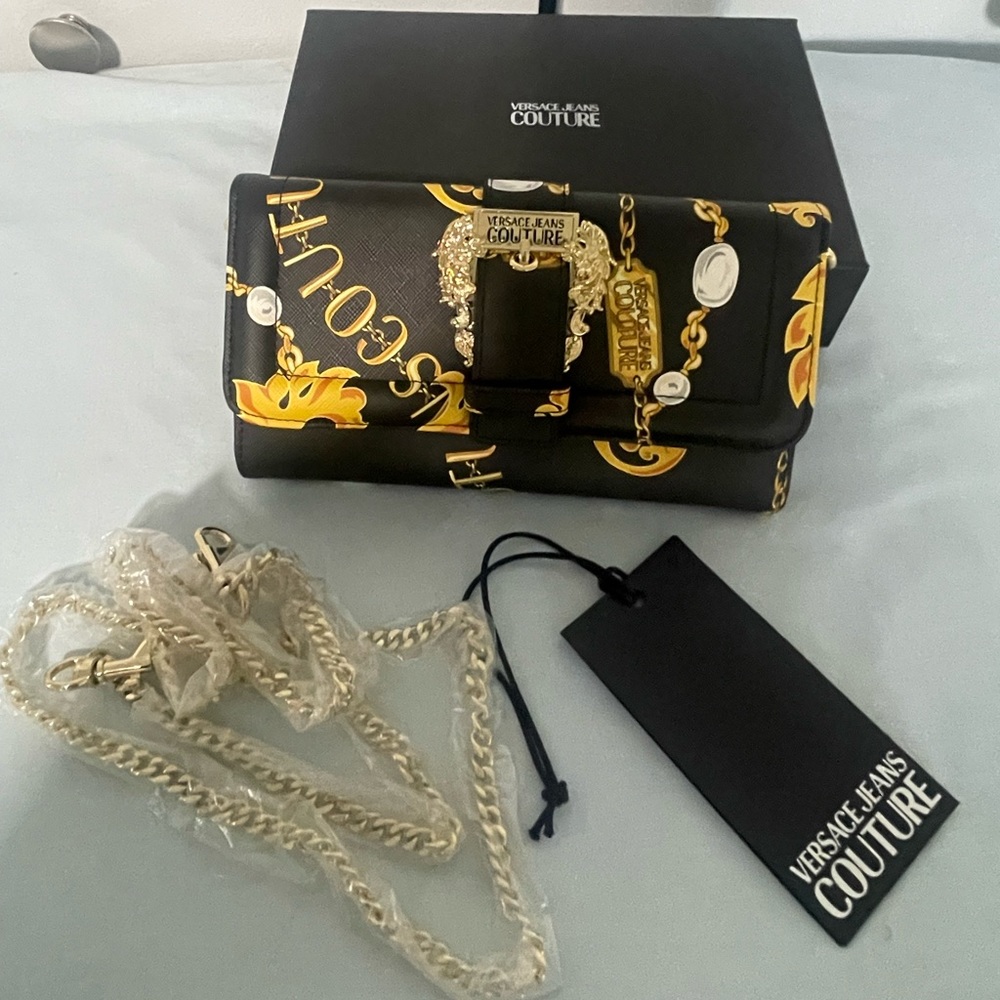 Versace Jeans Couture
Chain Couture Printed Clutch Bag